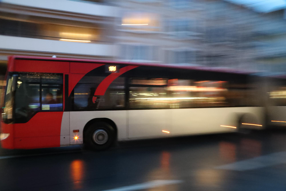 Ankara'da Korkutan Otobüs Yangını: Seyir Halindeki Araç Alev Aldı