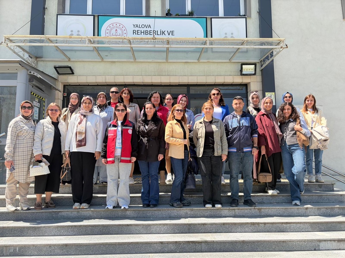 Yalova'da Öğretmenlere Hayati Eğitim: Afetlerin Ortasında Çocuk Hakları Mercek Altında