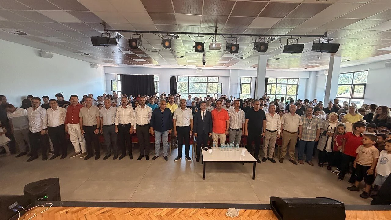 Altınova’nın Altın Çocukları Sahnede: 261 Şampiyon Geleceğe İlham Veriyor! - Galeri