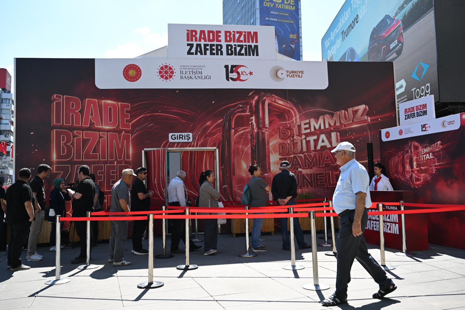 Kızılay’da 15 Temmuz Dijital Tüneli