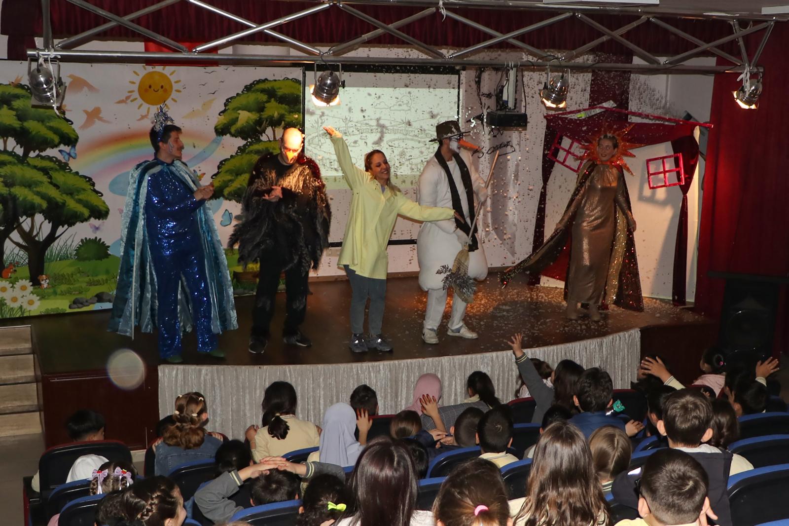 Kardan Adam Minik Kalpleri Isıttı